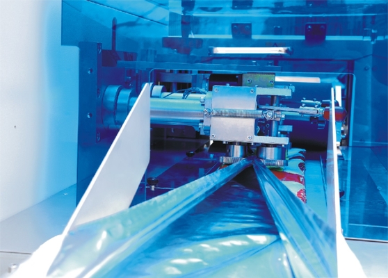 Rotierender automatischer horizontaler ziehender Film der Fluss-Verpackungsmaschine-Plätzchen-250mm abwärts